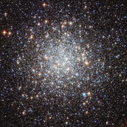 Photo: M9 globular star cluster. Hubble image by NASA & ESA.
